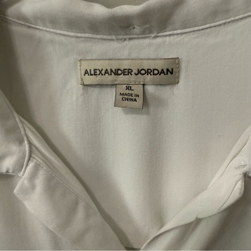 Women's short-sleeved, button-down blouse, notched collar. Sz. XL - Picture 2 of 4